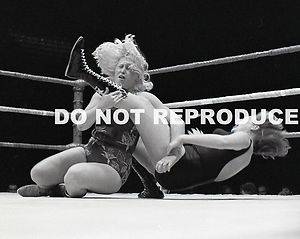 Joyce Grable vs Judy Martin Girls Wrestling Photo 70's AWA  