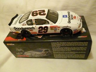 Kevin Harvick 1 24 Diecast 29 GM Goodwrench Black 2001 Action New in