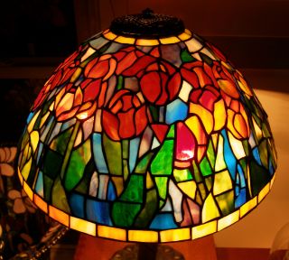 Tiffany Reproduction Stained Glass Lamp Shade Orange Red Tulip 16
