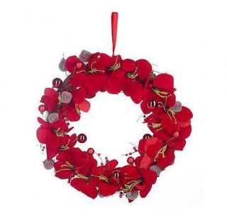 24 Amaryllis and Berry Wreath on Grapevine Base by Linda Dano