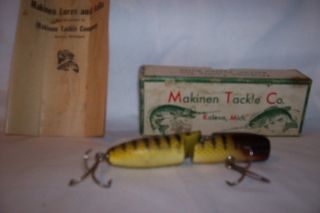 vintage makinen merry wilow fishing lure, in orginal box with orginal