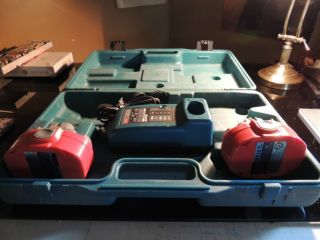 Makita Power Tools Battery Charger Plus 2 Batteries and Case