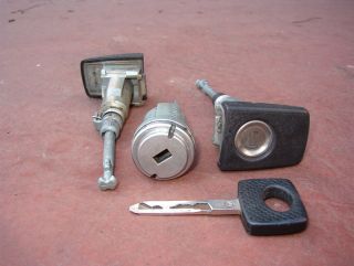Genuine Mercedes Benz W201 Door Locks Set and Thumler with Key Used