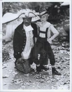 Photo Natalie Gregory and Sammy Davis Jr. in Alice in Wonderland