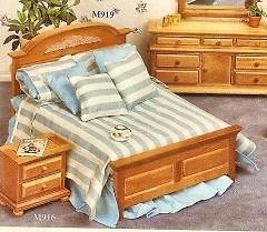 CONCORD BROYHILL BED WITH BEDDING DOLL HOUSE FURNITURE MINIATURES