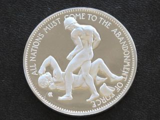 World War II Armistice Sterling Silver Coin Medal Franklin Mint D1017