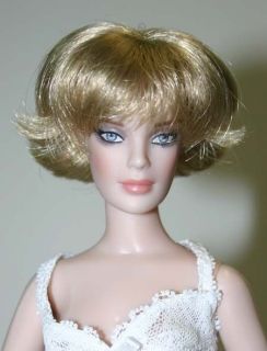 Shorty Sassy Blond Wig Size 4 13 Revlon   Claire