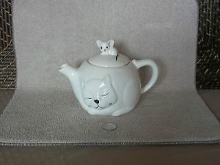 Decorative cat figurine teapot w/ mouse lid handle white w/ black