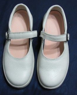 Size 8M Bone Pebbled Leather DR COMFORT Merry Jane SHOES Theraputic