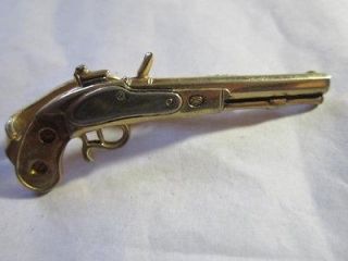 SIGNED PIONEER VINTAGE OLD FASHIONED GUN MUSKET WILD BILL TIE CLIP