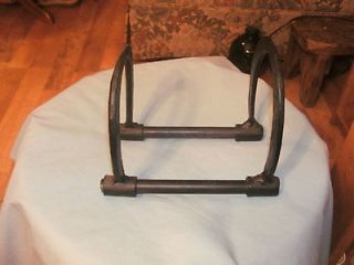 sliding horseshoe bookend 2 horseshoes painted black