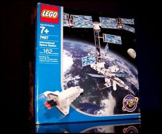 LEGO 7467 ISS INTERNATIONAL SPACE STATION MODEL WITH MINI SHUTTLE