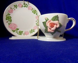Teleflora Gift Porcelain Rose Cup and Saucer with Display Stand NEW