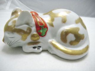 Vintage Kutani Ceramic Sleeping Cat Made in Japan Great detail Very