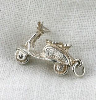 Mechanical 3 D Sterling Silver Vespa Style Motor Scooter Charm   3.1g