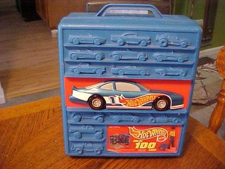 VINTAGE 1979 HOT WHEELS CASE/HOLDS 100 CARS & ALSO LOT OF 74 LOOSE