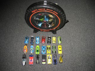21 Hotwheels Vehicles and Super Rally Case Excellent Condition Mattel