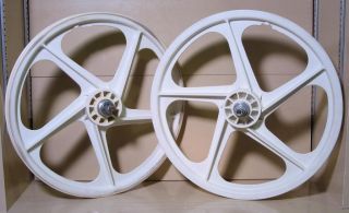 Old School BMX Peregrine Master Freestyle Mag Wheels White Used