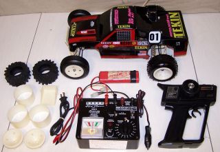 Associated RC10T Racing Truck Tires Rims Futaba Control Charger