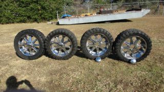 37x13 50x24 Swamper M16 on 24x10 wheels Metric Came off a 04 Ford 3 4