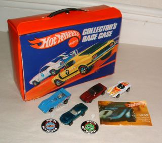 Red Line 24 Car Race Case with Cars and Badges