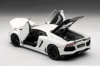 Lamborghini Aventador LP 700 4 2011 Isis White 1 18 Autoart 74663