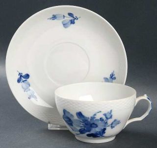 Royal Copenhagen Blue Flowers Braided Oversized Cup & Saucer Set, Fine China Din